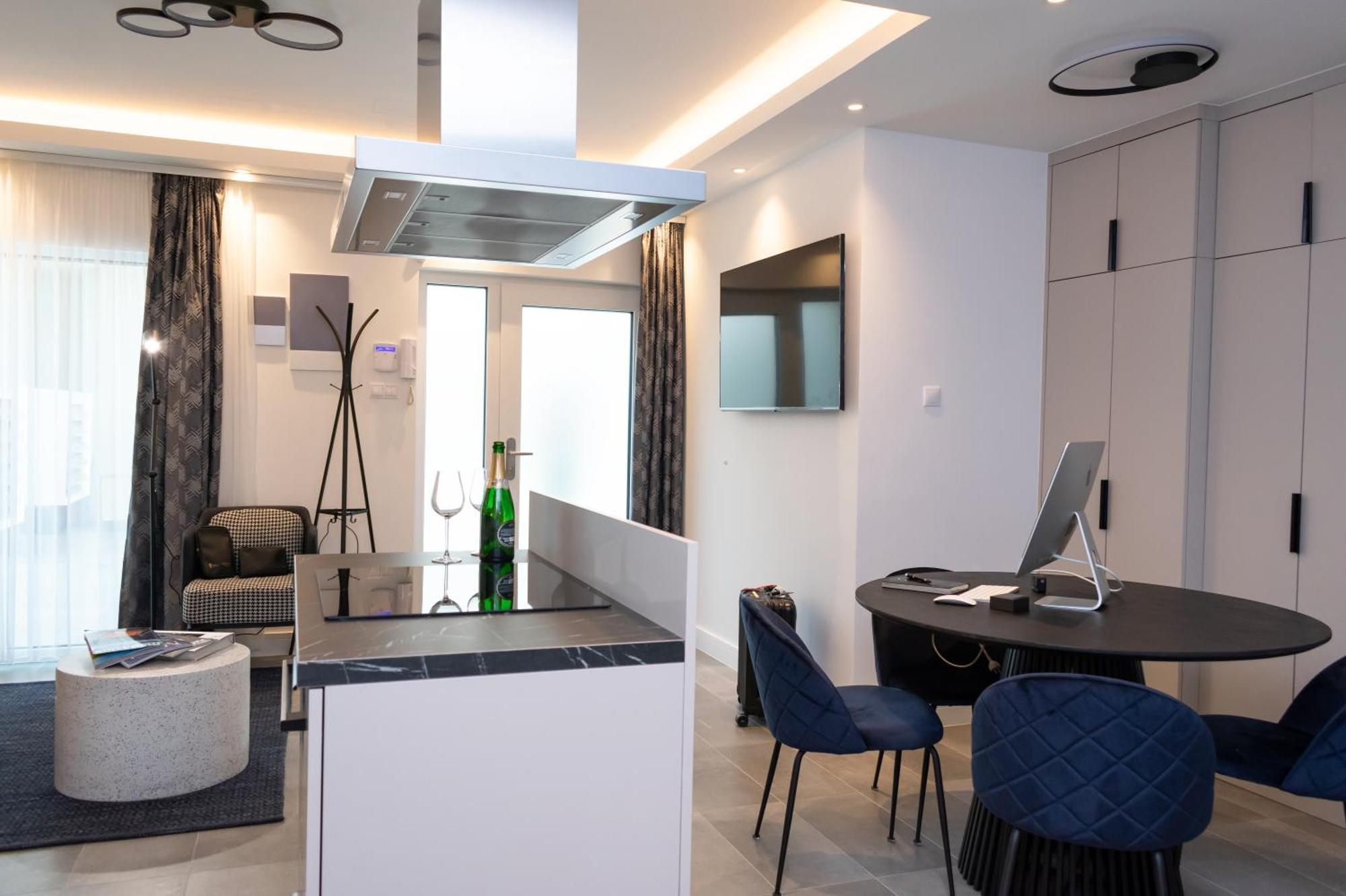 Apartman Luxury Cozy 2 Bdr Downtown Apt.7 *